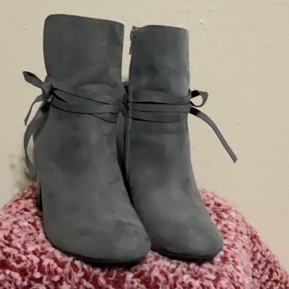 Boots - Picture 4 of 4